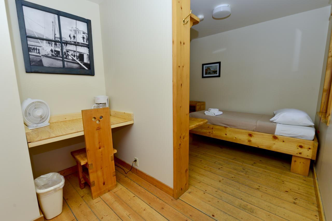 The Bunkhouse Hotel ดอว์สันซิตี้ ภายนอก รูปภาพ