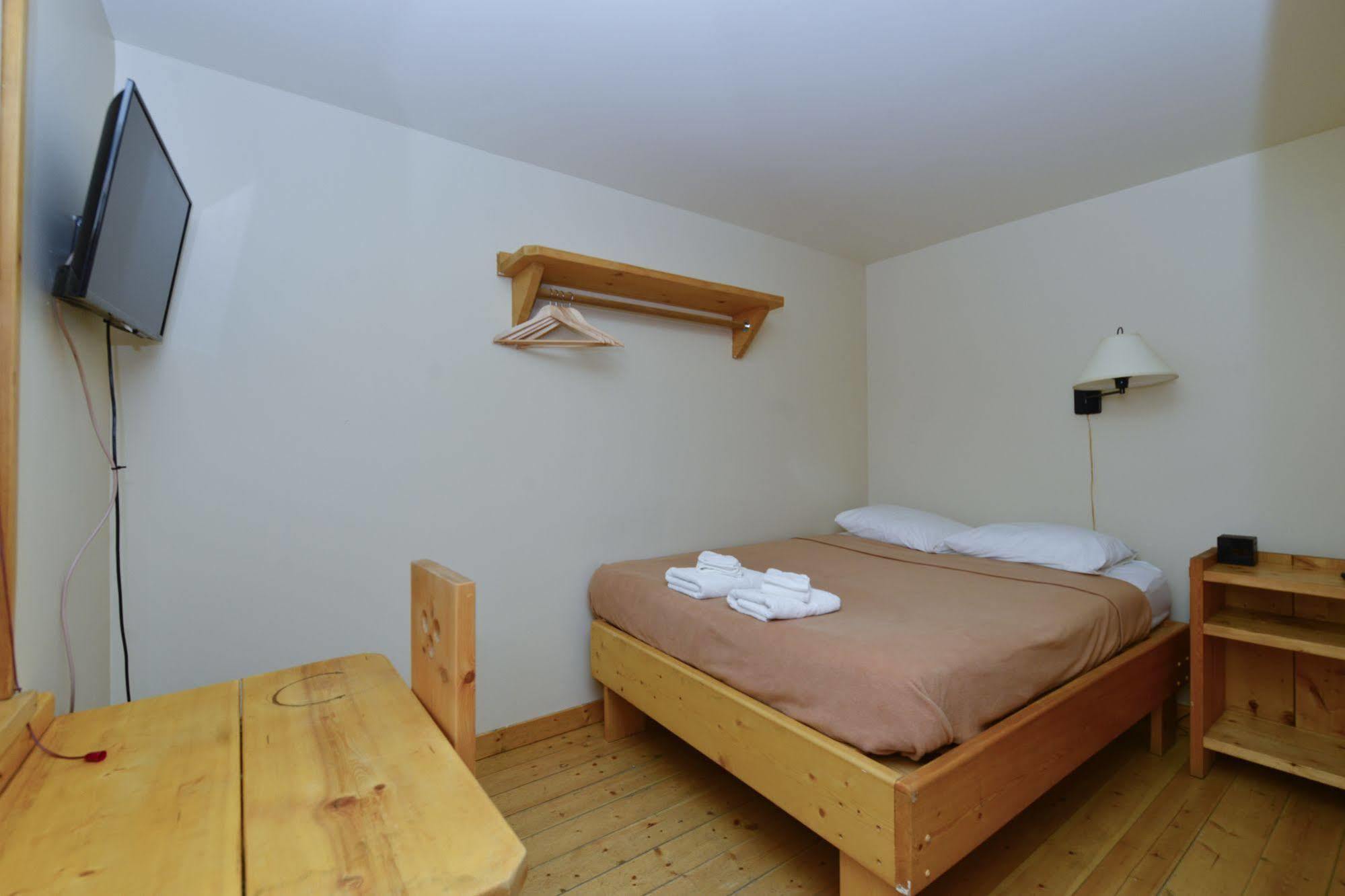 The Bunkhouse Hotel ดอว์สันซิตี้ ภายนอก รูปภาพ