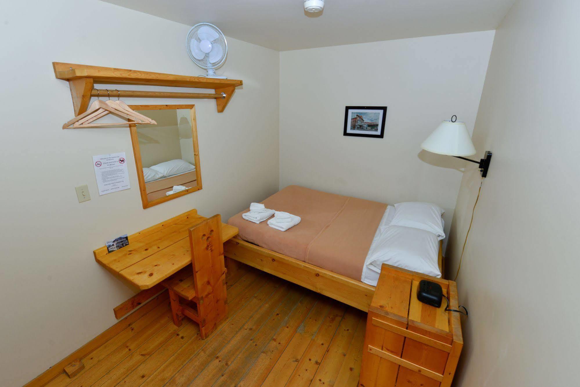 The Bunkhouse Hotel ดอว์สันซิตี้ ภายนอก รูปภาพ